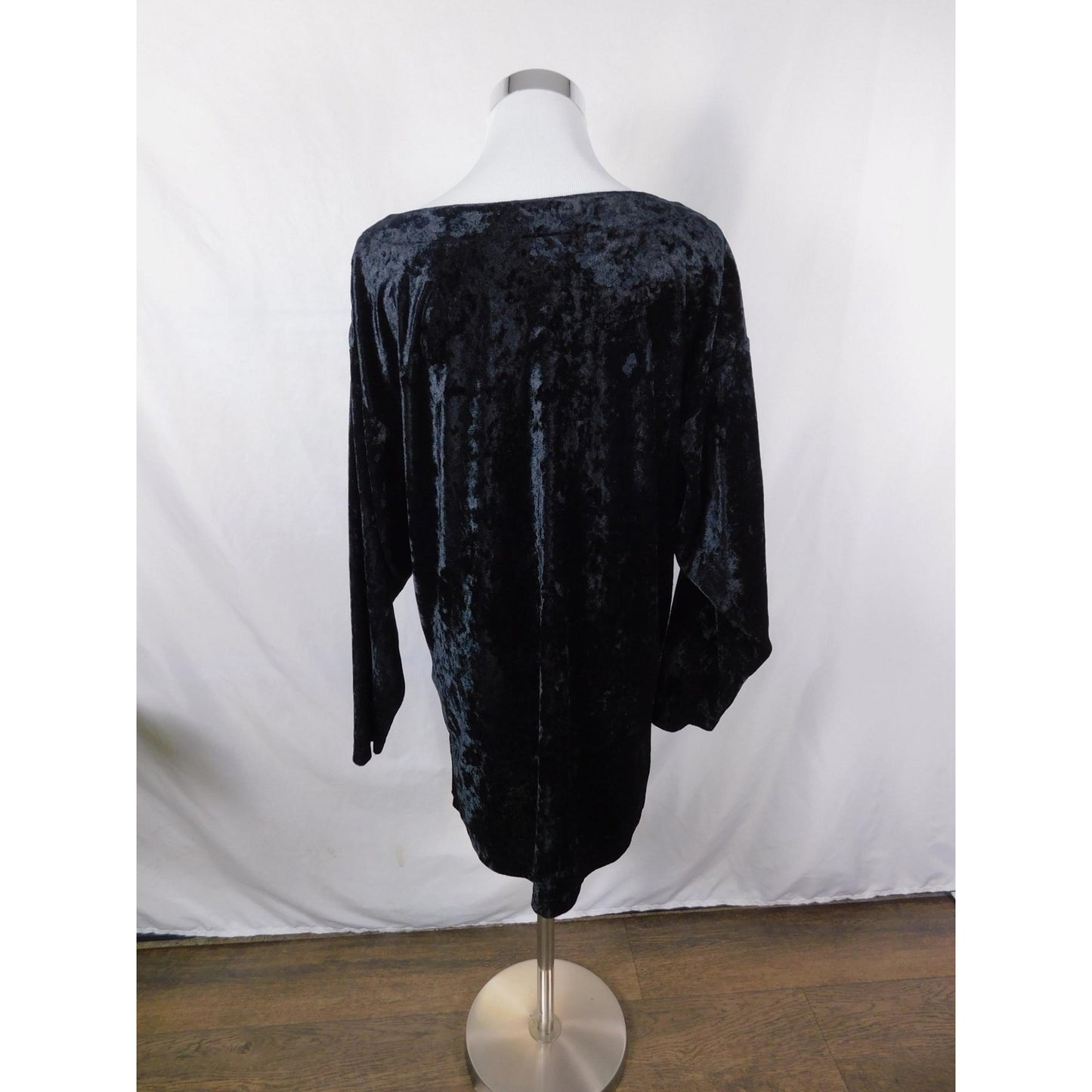The Lounge Collection Shirt Womens Large Black Crushed Velvet Boatneck Velour