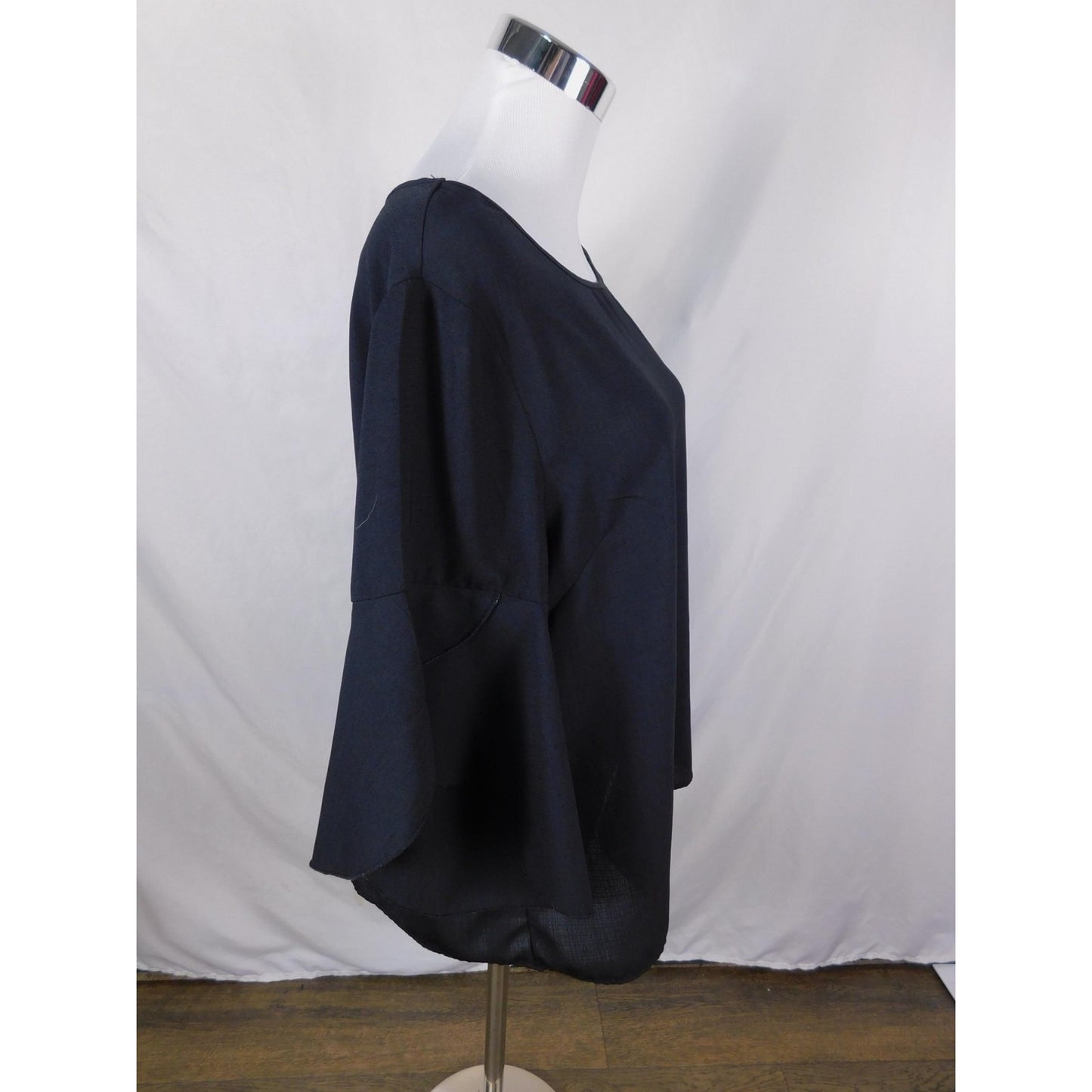 SHEIN Blk Bell Sleeve Blouse XL - Ruffle Scoop - Excellent - Witchcore Ethereal