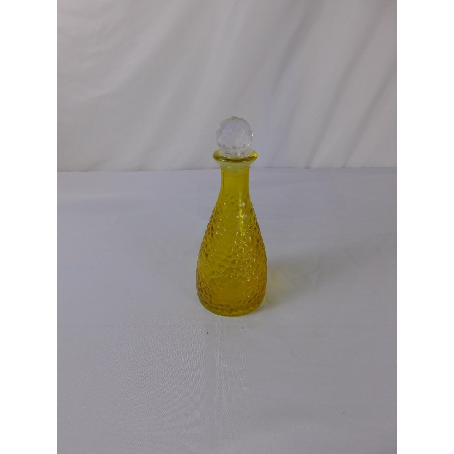 Vintage Yellow Glass Decanter Honeycomb Texture With Faceted Stopper Barware
