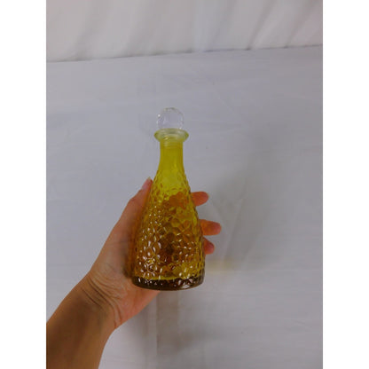 Vintage Yellow Glass Decanter Honeycomb Texture With Faceted Stopper Barware