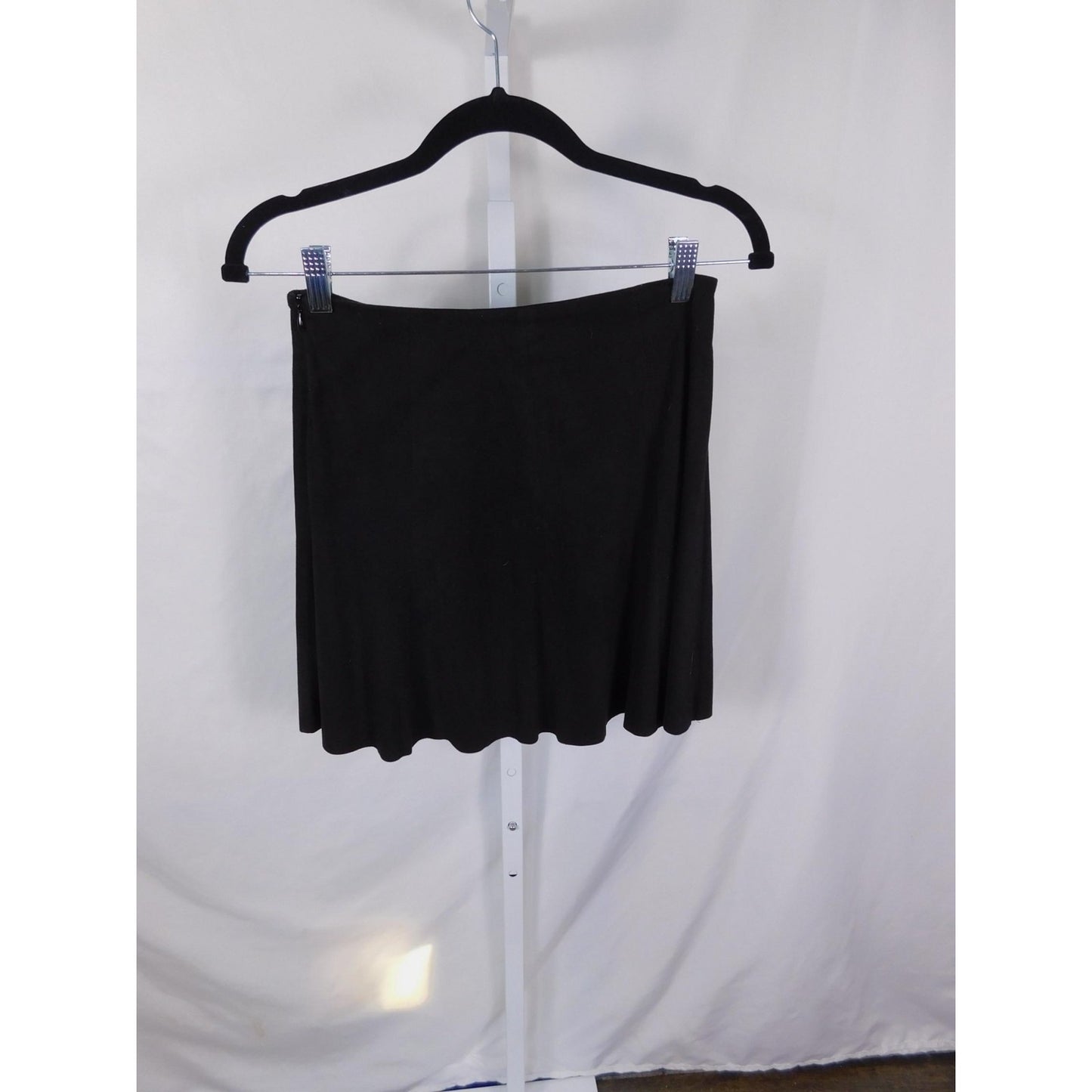 BB Dakota Black Faux Suede A-Line Mini Skirt 0 - Side Zip Stretch - Excellent