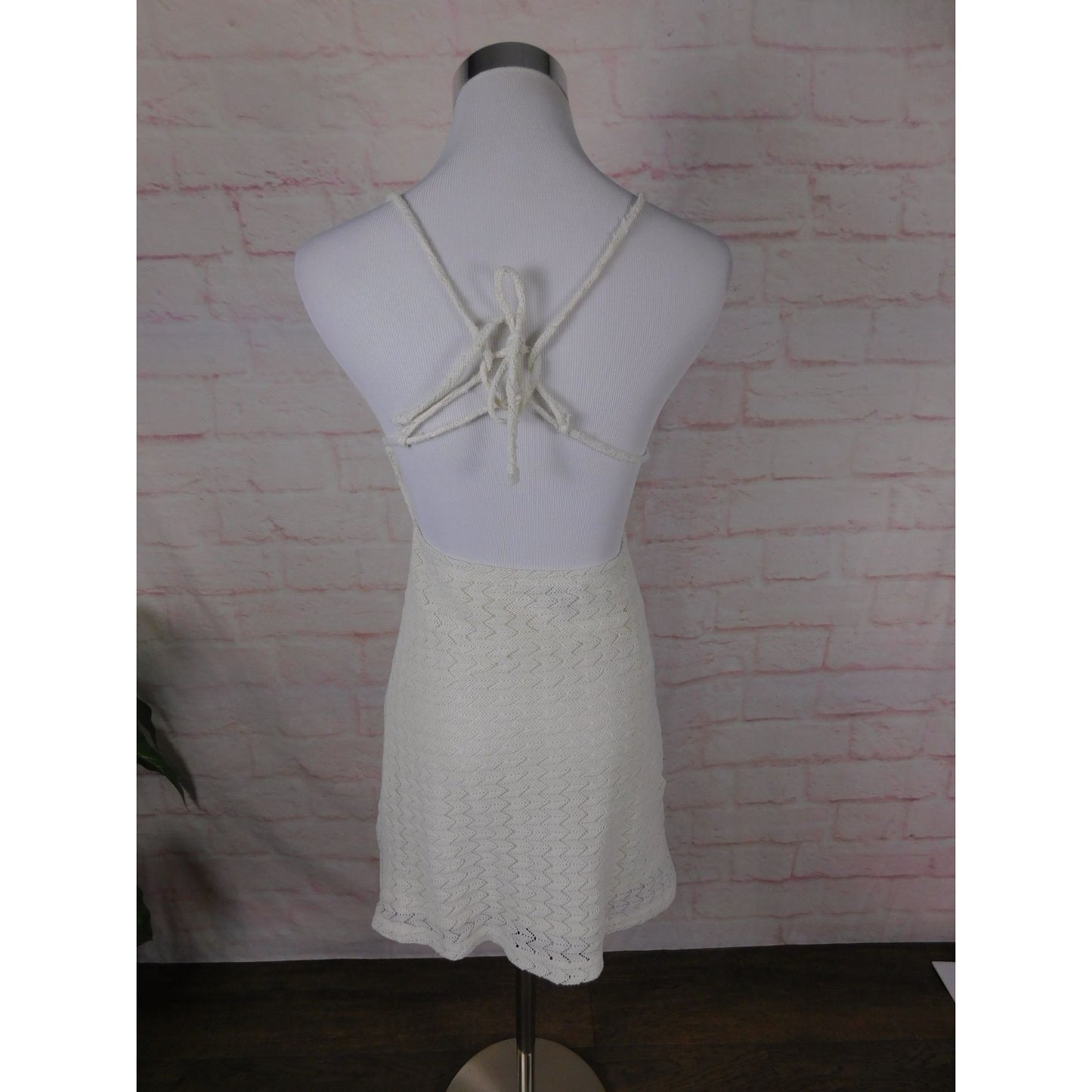 Forever 21 White Crochet Lace Mini S - Adjustable Straps - Excellent