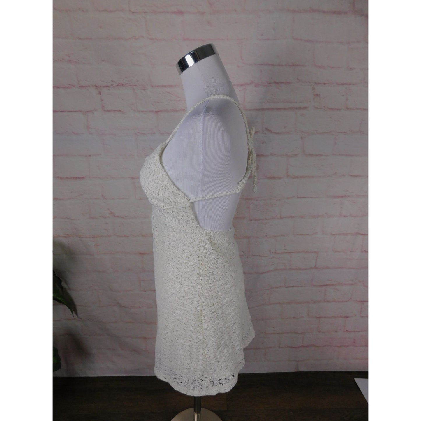 Forever 21 White Crochet Lace Mini S - Adjustable Straps - Excellent