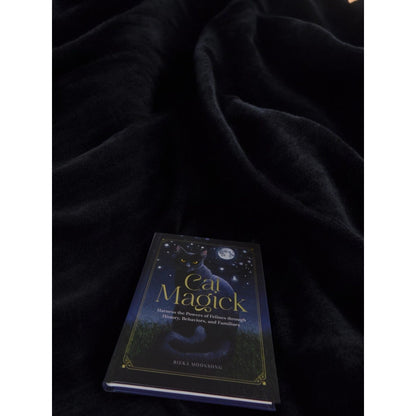 Cat Magick: Harness The Powers Of Felines By Rieka Moonsong New