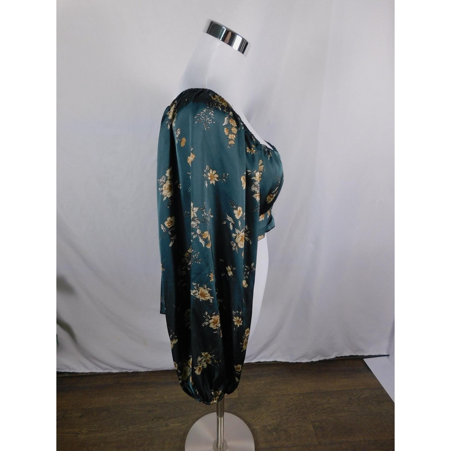 Altar'd State Blouse Womens Large Green Floral Tie Back Long Sleeve Delinca