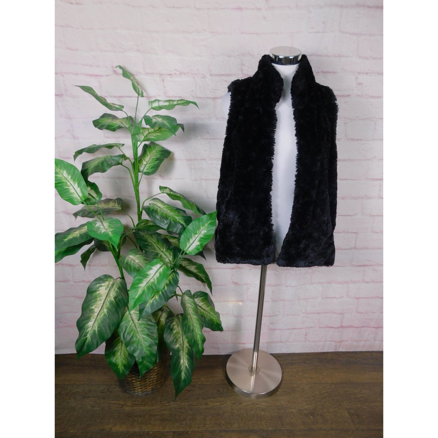 APT 9 Black Faux Fur Vest Soft Plush Lined Pockets Boho Chic S-M