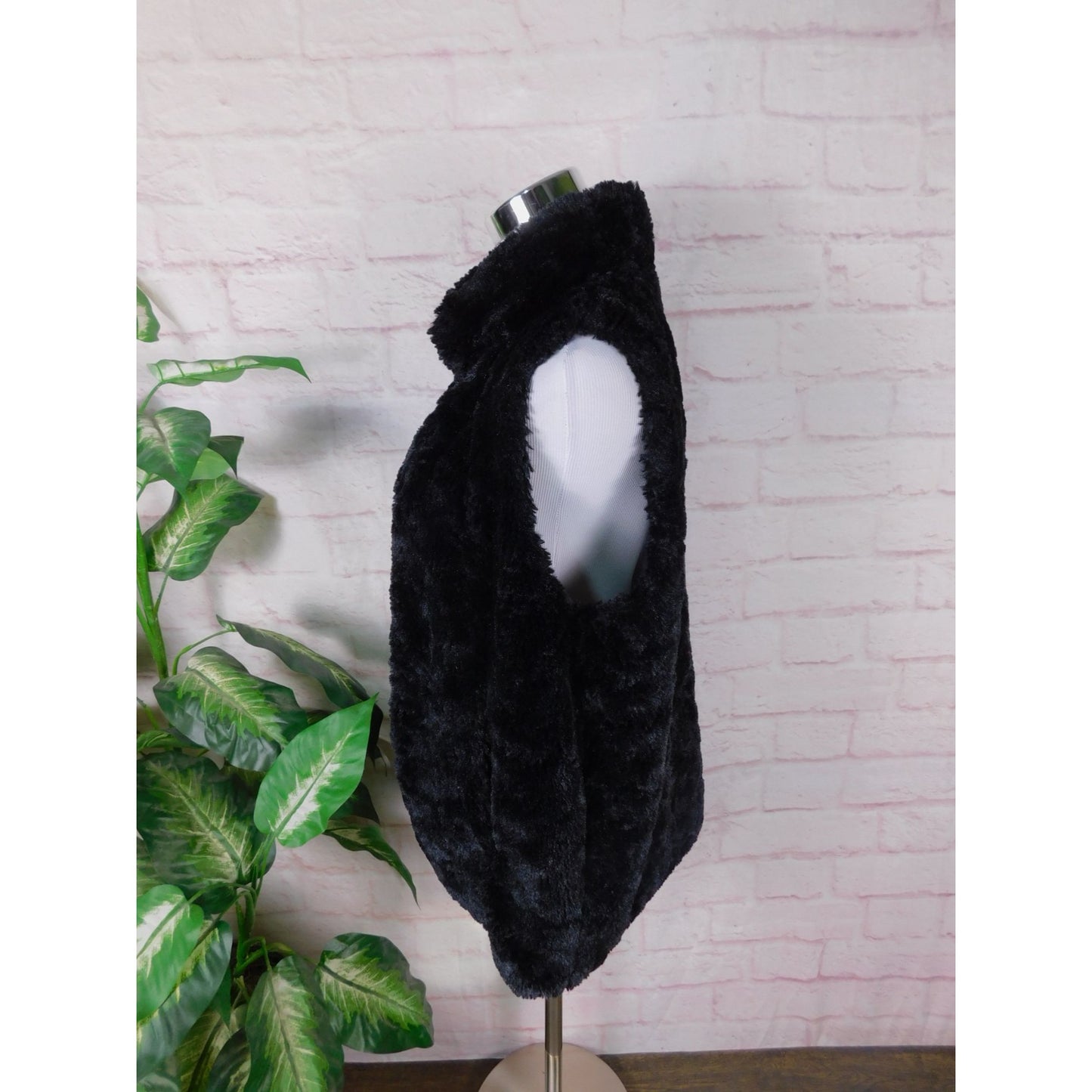 APT 9 Black Faux Fur Vest Soft Plush Lined Pockets Boho Chic S-M