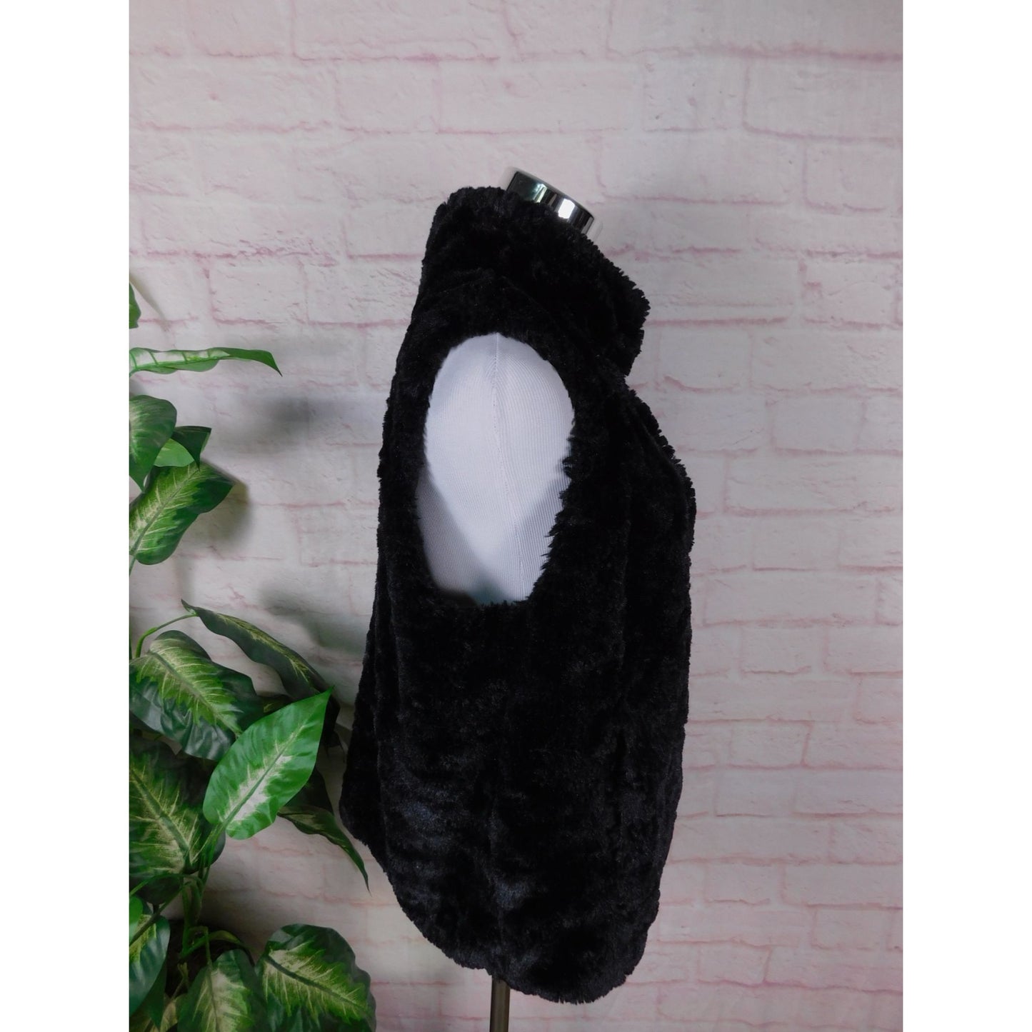 APT 9 Black Faux Fur Vest Soft Plush Lined Pockets Boho Chic S-M