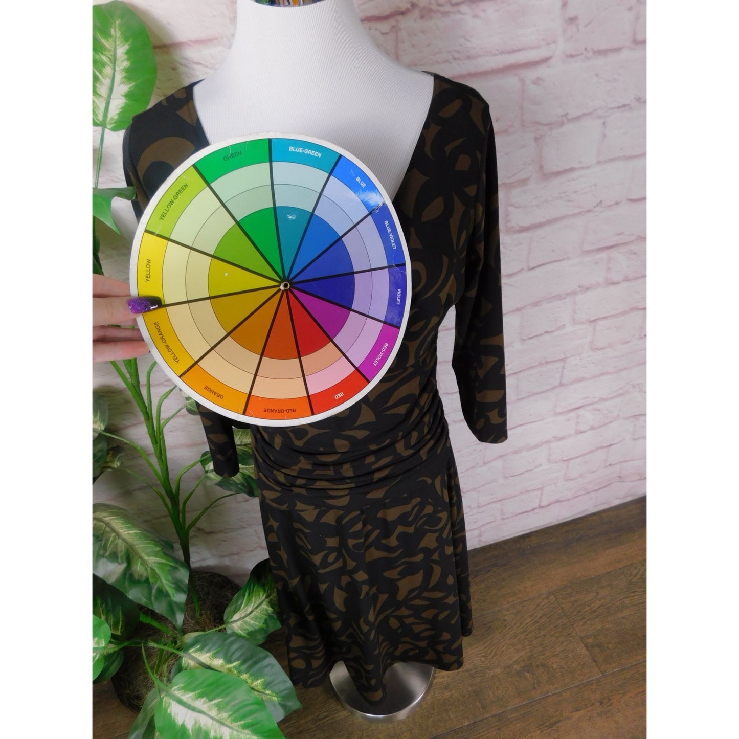 London Times Brown & Black Patterned Dress Size 8 V-Neck 3/4 Sleeves Knee Length