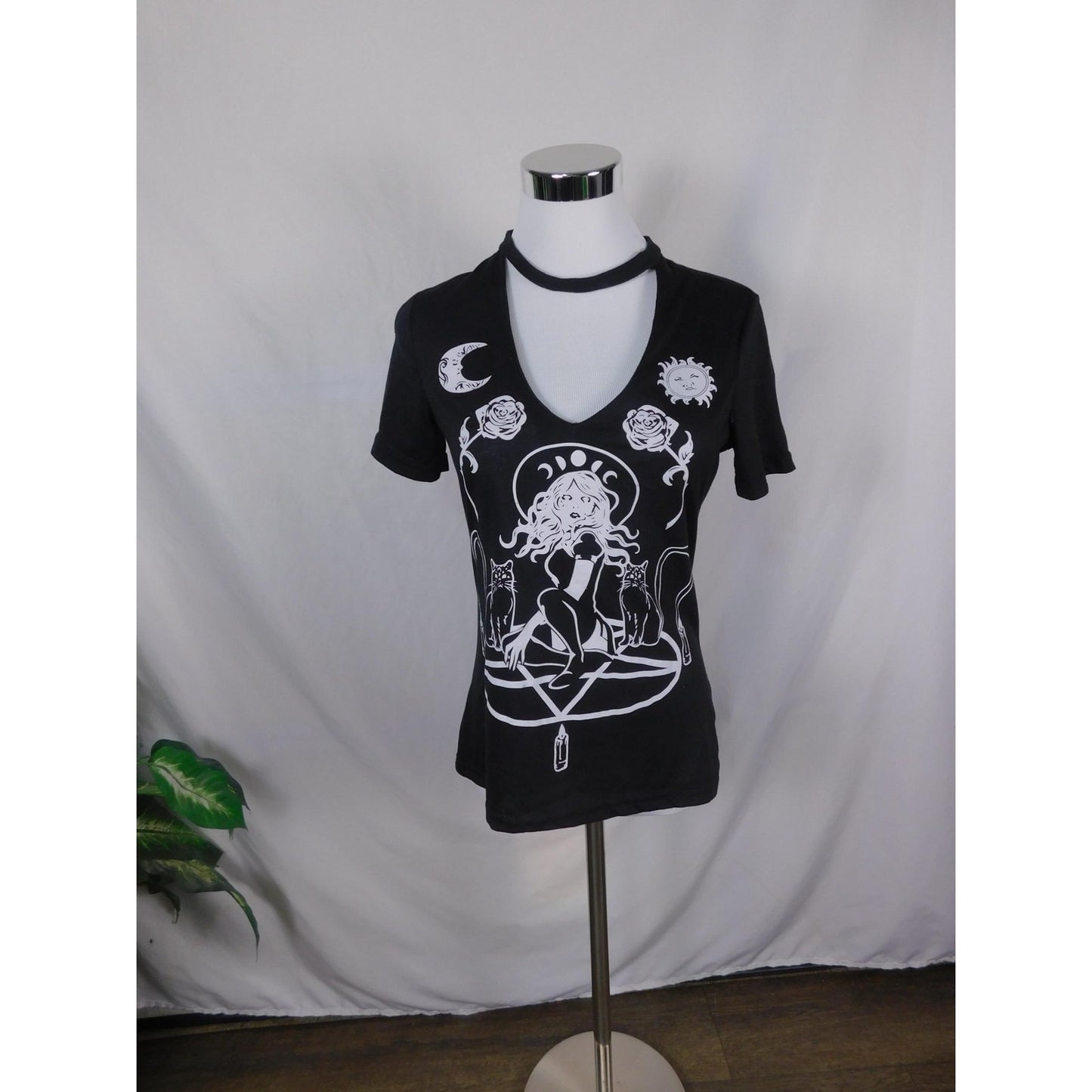 Witchy Gothic Graphic Shirt Womens Medium Black Deep V Cutout Choker Cats Moon