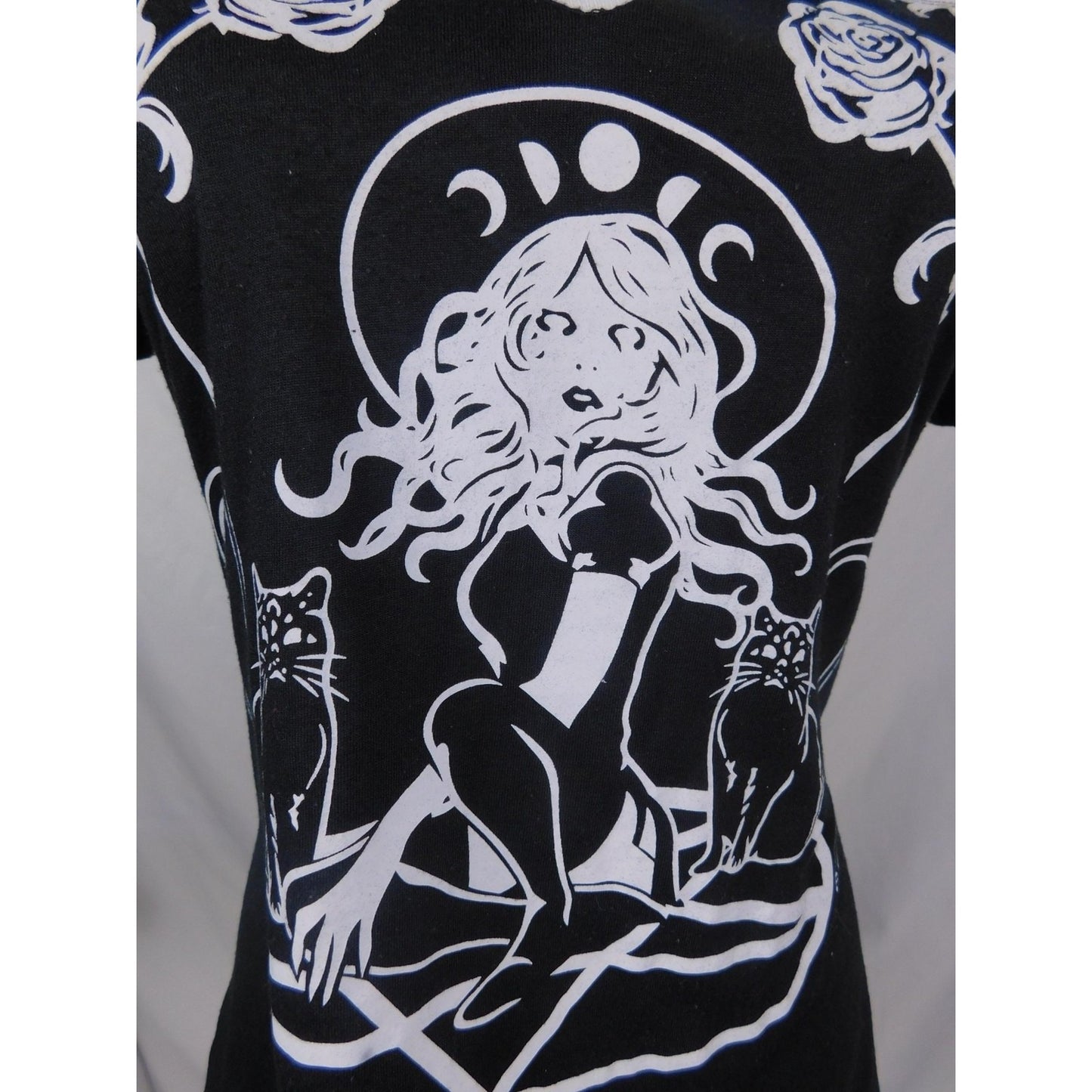 Witchy Gothic Graphic Shirt Womens Medium Black Deep V Cutout Choker Cats Moon