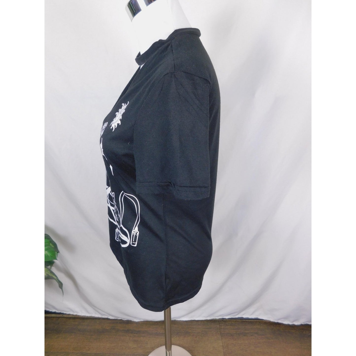 Witchy Gothic Graphic Shirt Womens Medium Black Deep V Cutout Choker Cats Moon