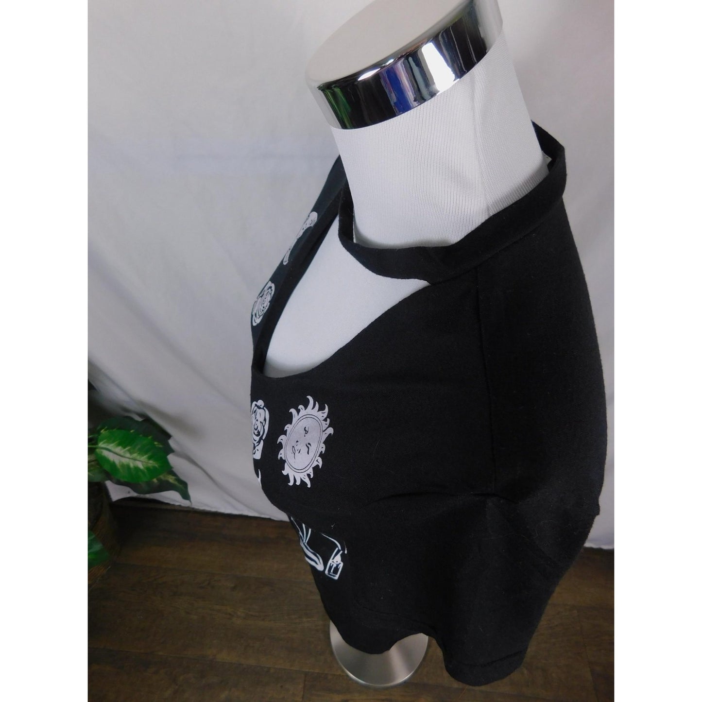 Witchy Gothic Graphic Shirt Womens Medium Black Deep V Cutout Choker Cats Moon