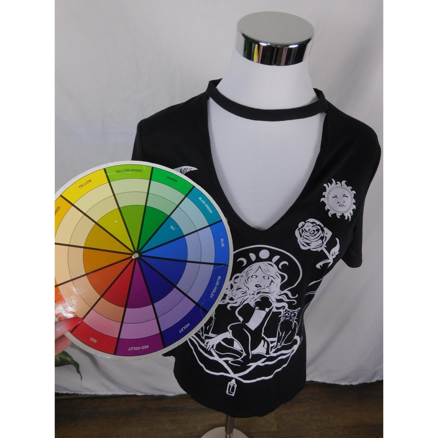 Witchy Gothic Graphic Shirt Womens Medium Black Deep V Cutout Choker Cats Moon