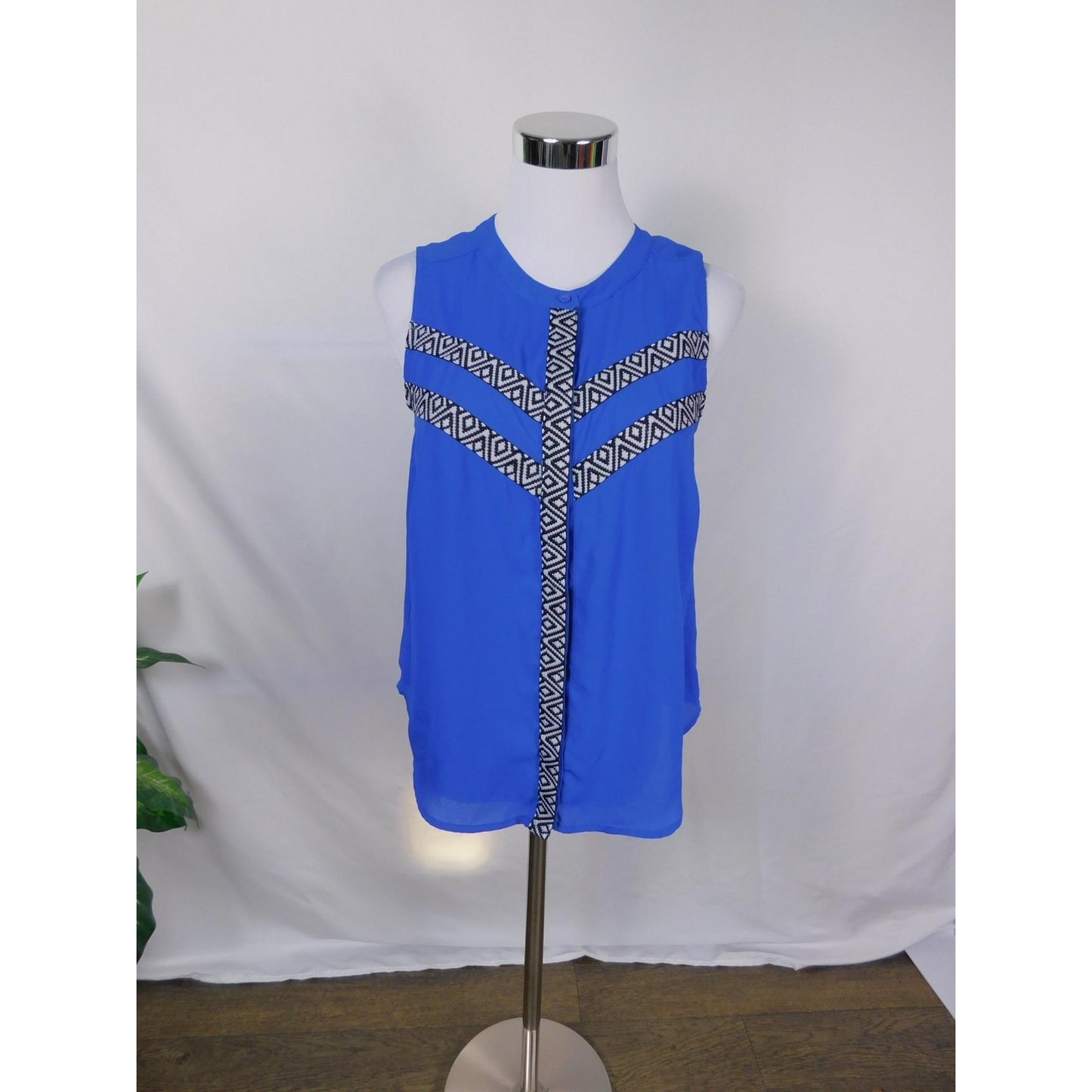 Attention Blue Geometric Sleeveless Blouse S - Button Up - Excellent