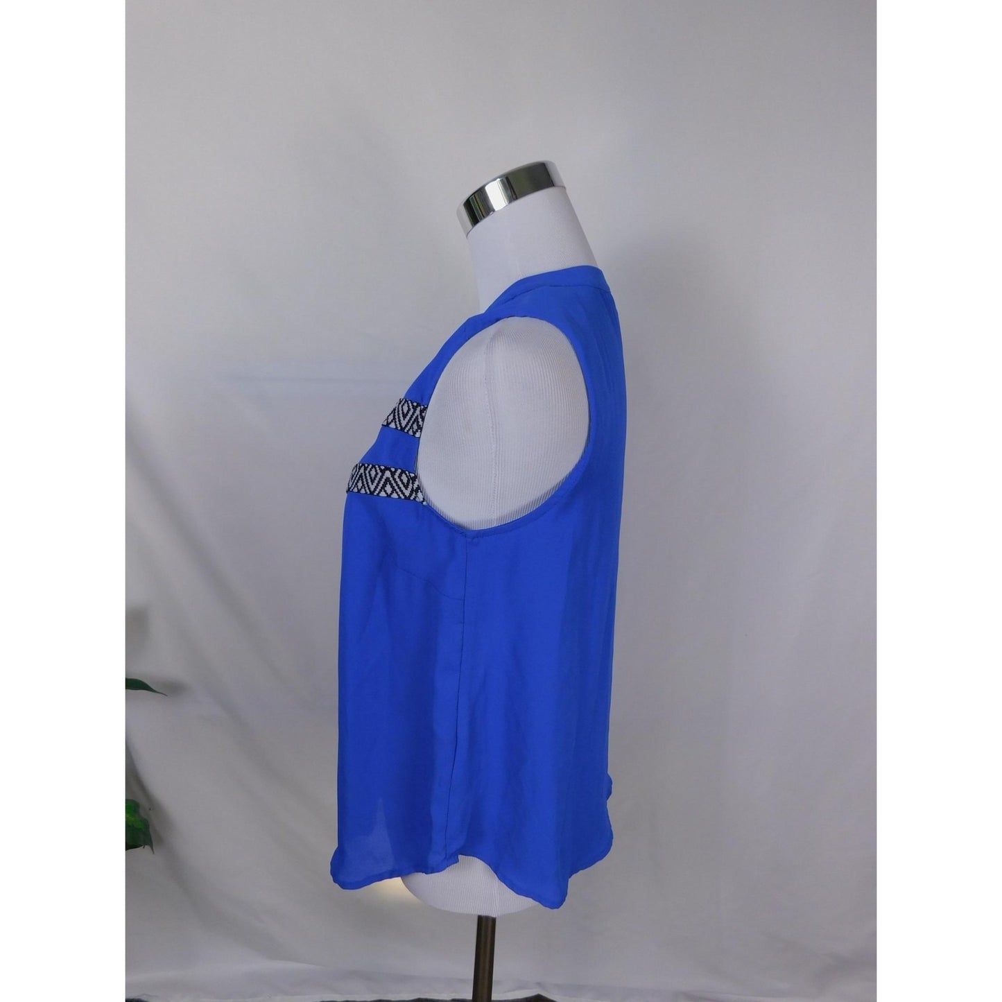 Attention Blue Geometric Sleeveless Blouse S - Button Up - Excellent