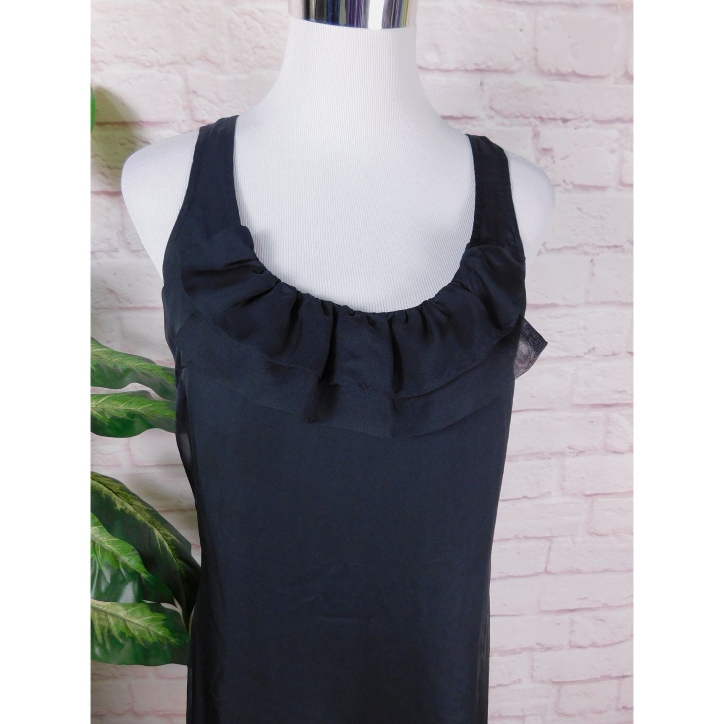 GAP Black Sleeveless Ruffle Neck Dress Size 6 - Classic Chic Evening Look