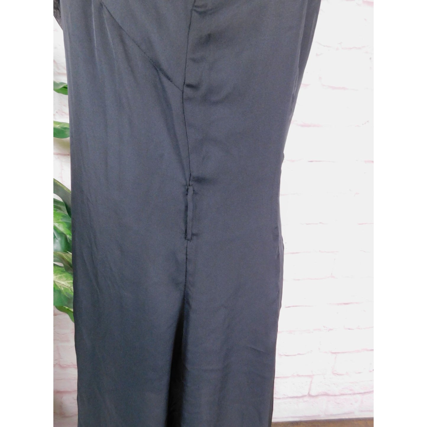 GAP Black Sleeveless Ruffle Neck Dress Size 6 - Classic Chic Evening Look