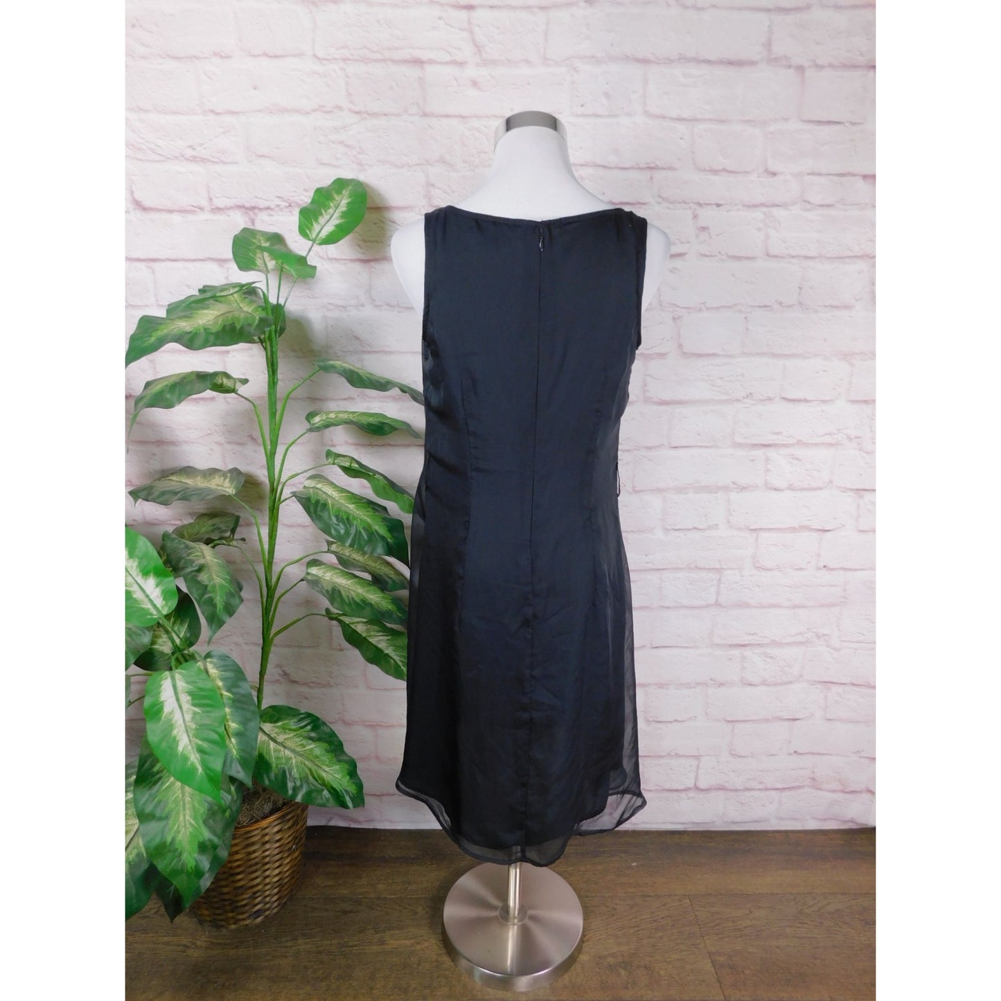 GAP Black Sleeveless Ruffle Neck Dress Size 6 - Classic Chic Evening Look