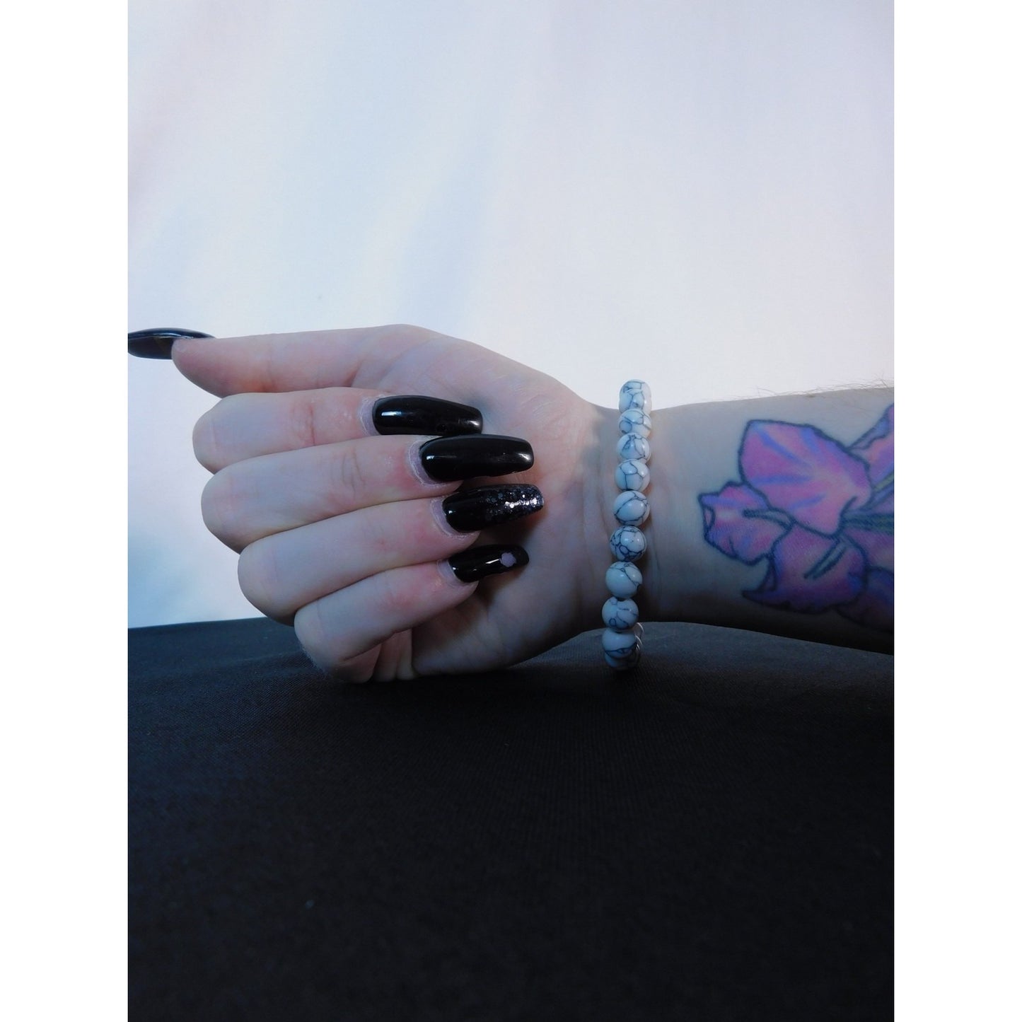 Howlite Gemstone Bead Bracelet Calming Healing Focus Stretch Unisex Jewelry Gift