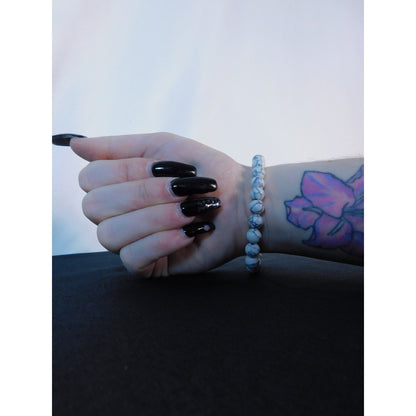 Howlite Gemstone Bead Bracelet Calming Healing Focus Stretch Unisex Jewelry Gift