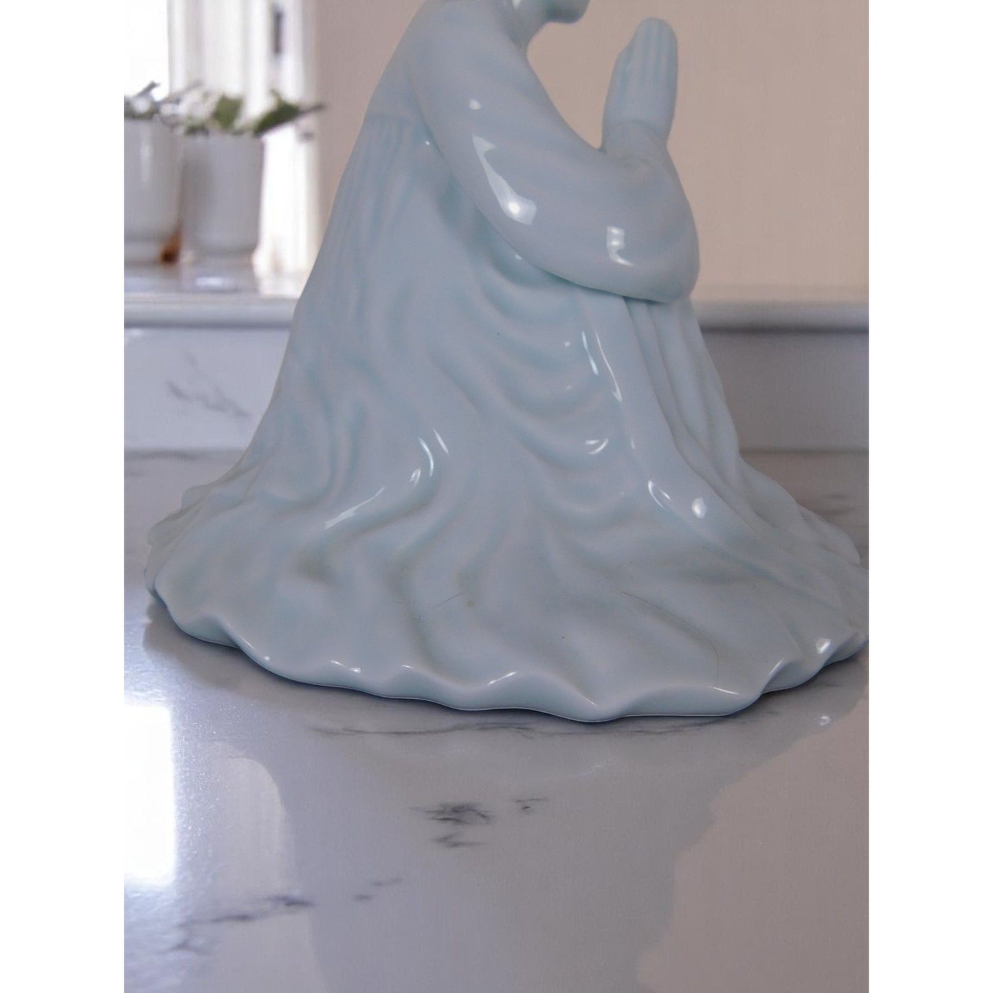 Vintage Blue Glazed Porcelain Kwan Yin Figurine 8.5" Goddess Of Mercy Statue In Prayer